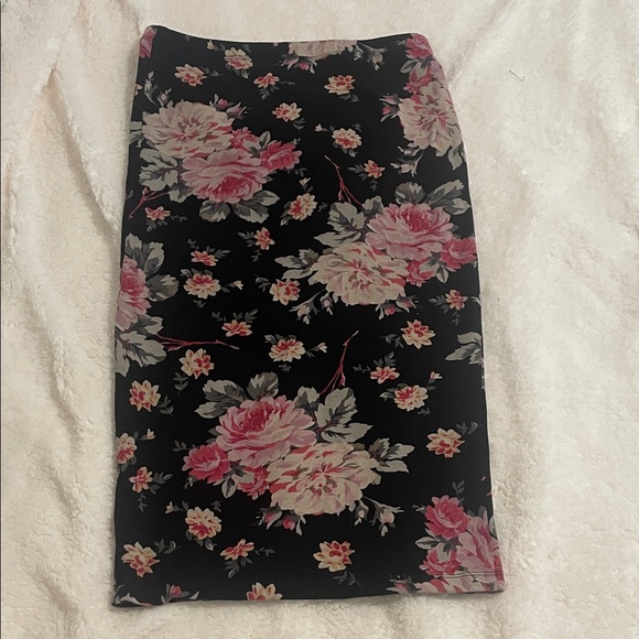 Express Black Floral Pencil Skirt - Picture 3 of 4